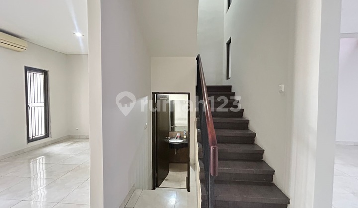 Rumah Raffles Hills Disewakan Bagus Siap Huni Murah lt 160 lb 180