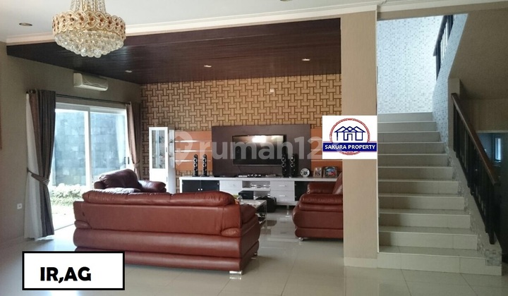 rumah kota wisata bagus megah 2 lantai rapih lt 330 lb 500 nego