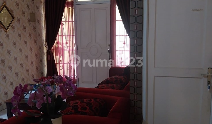rumah 2 lantai murah rapih nyaman huni lt 180 lb 160 kota wisata 2