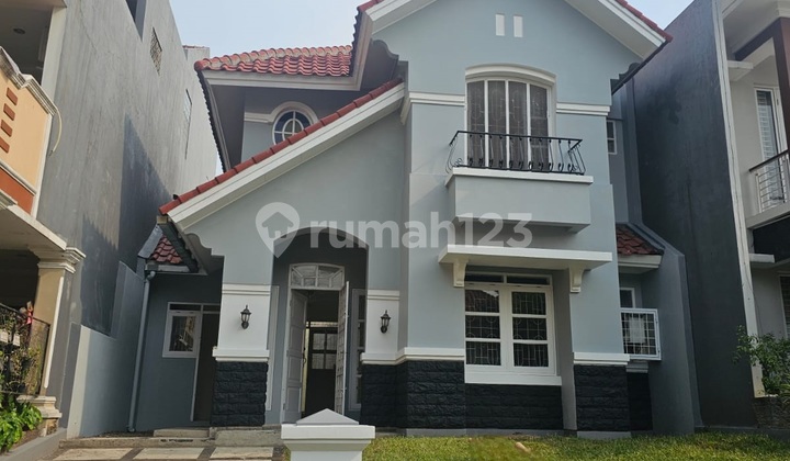 Nice Minimalist Rental House Tidy 180 m² Land 200 m² Building Area Kota Wisata Negotiable