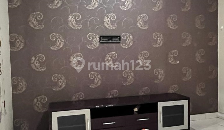 Good ready-to-live minimalist rental house in Kota Wisata, land 144, building 200