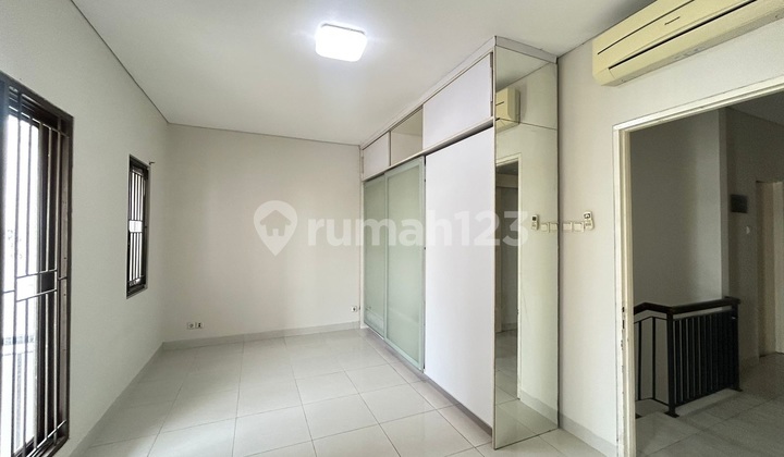 Rumah Raffles Hills Disewakan Bagus Siap Huni Murah lt 160 lb 180 2