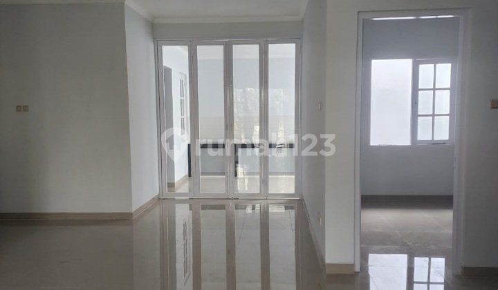 rumah kota wisata bagus 2 lantai rapih siap huni lt 136 lb 150