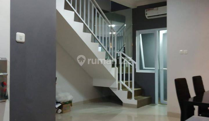 Rumah kota bandung 2 lantai modern minimalis SHM 8
