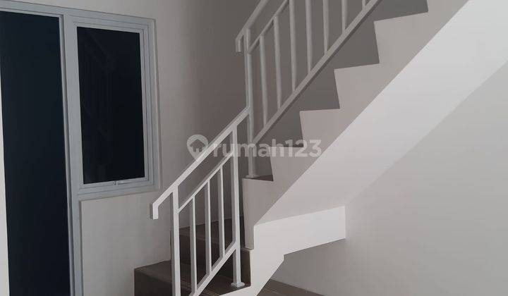 Rumah kota bandung 2 lantai modern minimalis SHM 14