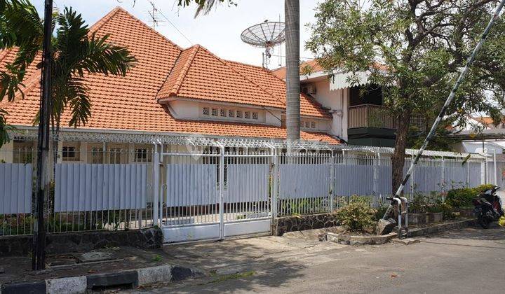 Rumah Strategis Tengah Kota 12798 Genteng Surabaya Murah  2