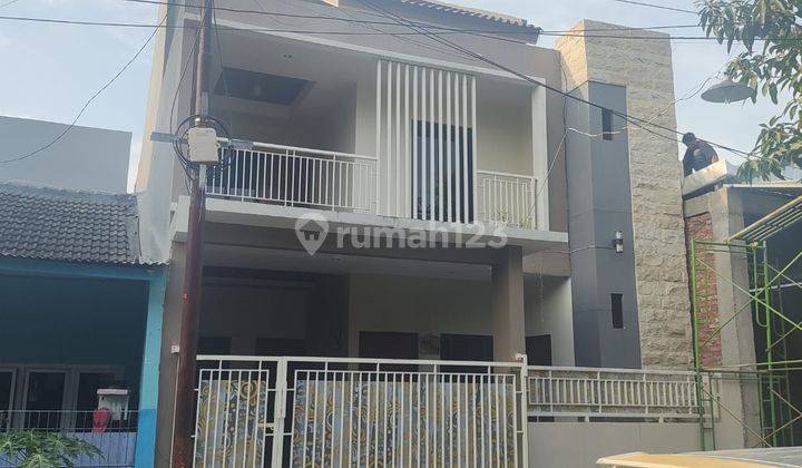 Rumah 2 Lantai Wiyung Babatan 55887 Suraabaya Murah 1