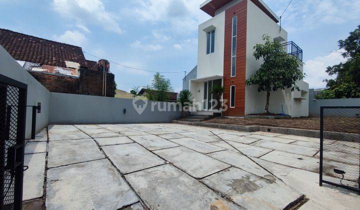 Rumah 2 Lantai Baru SHM di Timur Stadiun; Dekat Jl Tajem , Yogyakarta