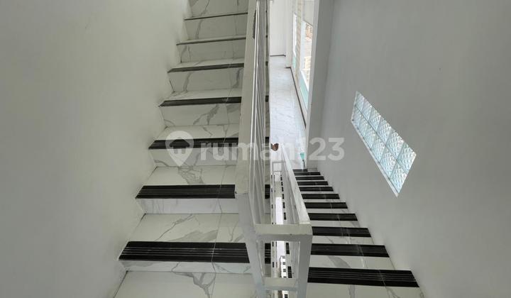 For Sale: New 4-Story Boarding House with Full Facilities Near UGM Campus, Caturtunggal Sleman 2