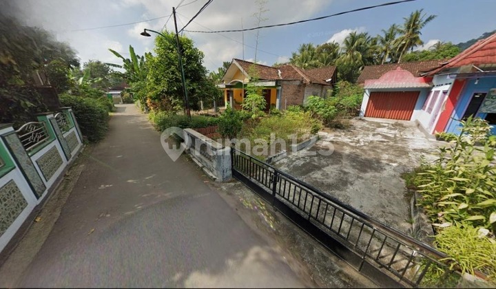 Strategic Land Margodadi Seyegan, Price 1.9 Million/M² Strategic Land Margodadi Seyegan, Price 1.9 Million/M²