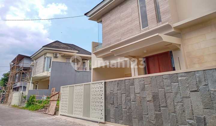 Rumah Mewah Trihanggo, 10 Menit Malioboro, Siap Huni 4KT - 2,8 M Rumah Mewah Trihanggo, 10 Menit Malioboro, Siap Huni 4KT - 2,8 M