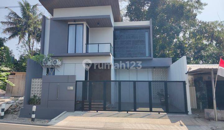 Rumah 2 Lantai Baru Furnished di Jl Kaliurang Km 9, Yogyakarta 1