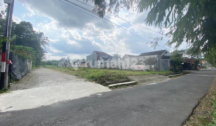 Land 355 m2 Kaliurang, Yogyakarta, SHM, Near UII. Land 355 m2 Kaliurang, Yogyakarta, SHM, Near UII.