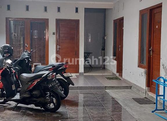 Kost Eksklusif Ring 1 Uii Kaliurang, 2 Menit Kampus - Full Bangunan