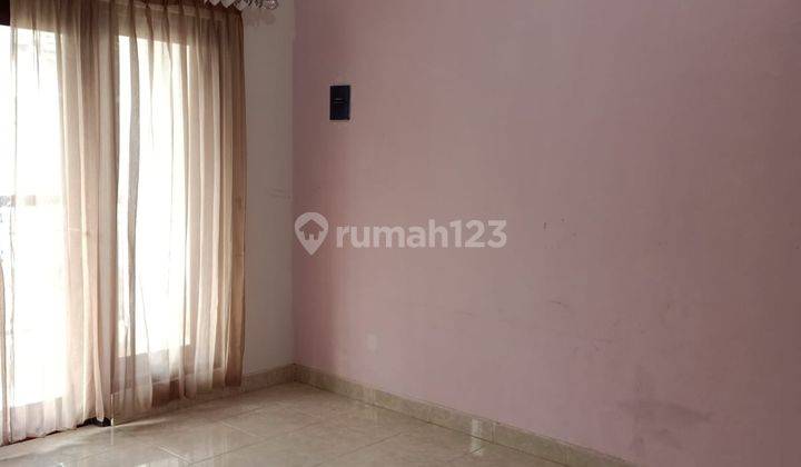 Rumah Bagus Unfurnished di Dalam Perumahan Dekat Jl Tajem, Yogyakarta 2