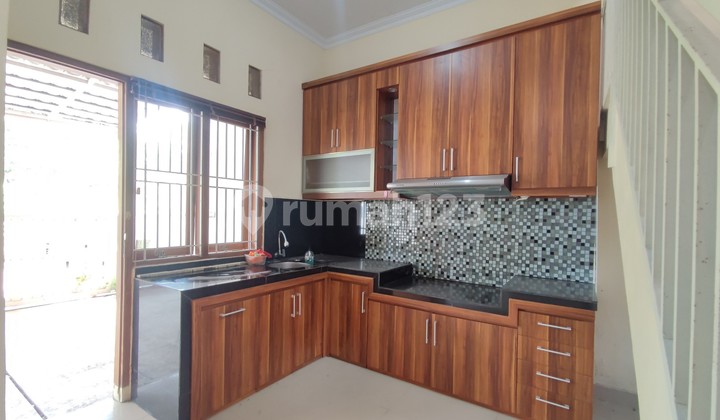 Rumah Dekat Ugm Under 2M, LT 150 LB 200, 5 Kamar Tidur