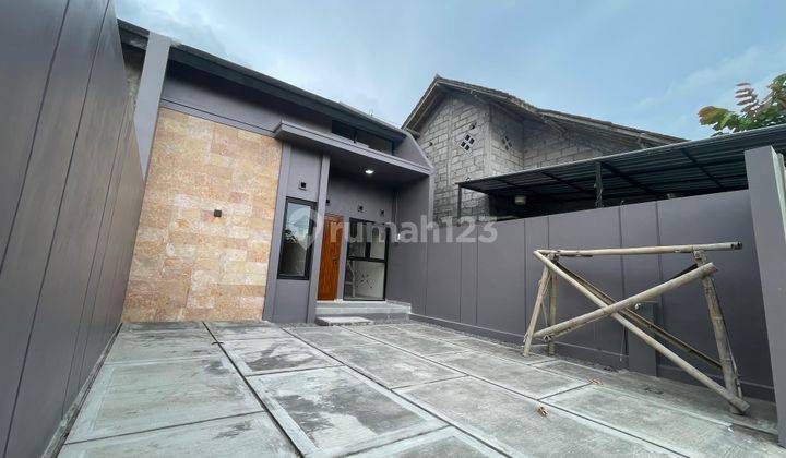 Rumah Bagus Unfurnished SHM Maguwoharjo, Yogyakarta 1