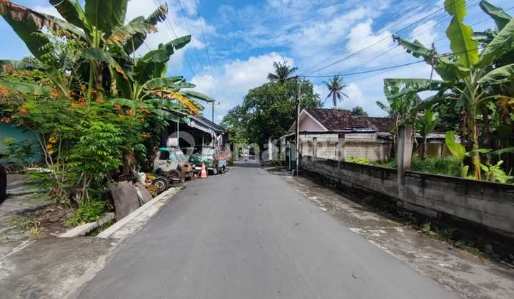 300 Million; Land in Seyegan Near Sleman Regency Government