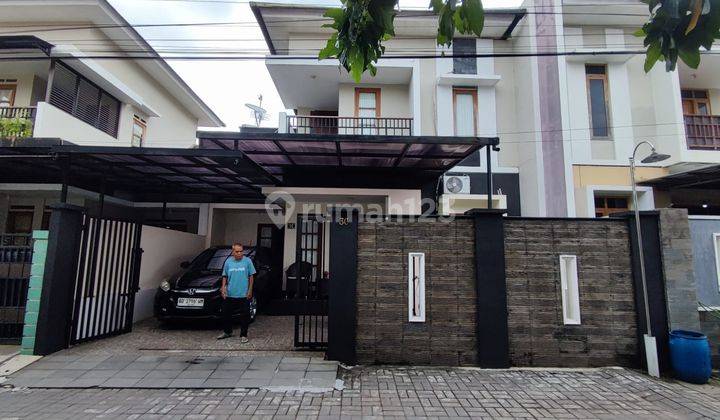 Rumah Baru Semi Furnished SHM di Jl Wahid Hasyim Babarsari, Yogyakarta 1