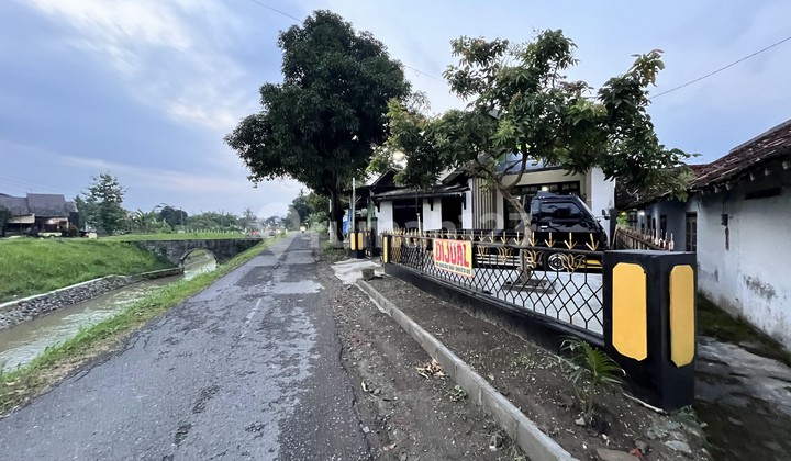 Rumah Bagus Unfurnished SHM di Jl Kabupaten, Sleman