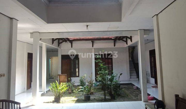 Kost Dijual, di Maguwoharjo 20 Kamar Yogyakarta SHM 602 m² 2