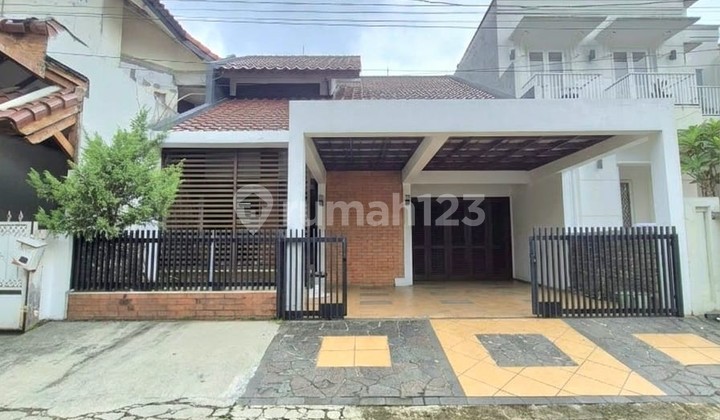 Hot Sale!!! Rumah Siap Huni Lokasi Strategis di Bintaro Sektor 5