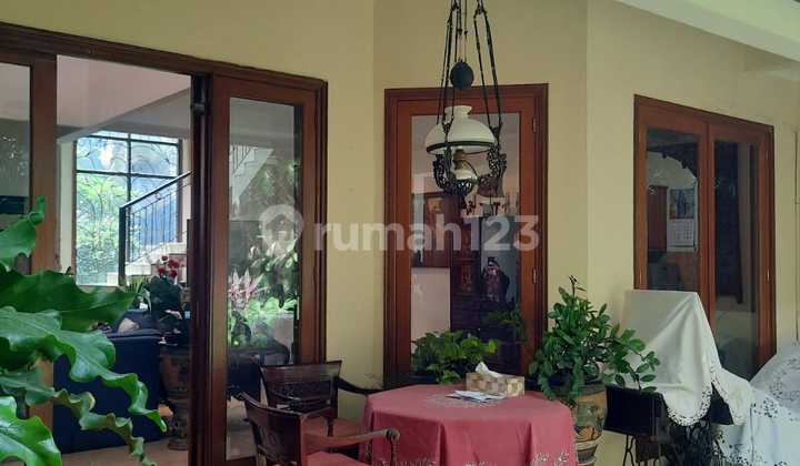 Hot Sale!!! Rumah Asri dan Luas, Posisi di Hook Depan Taman di Perumahan Rempoa Jaksel. 2