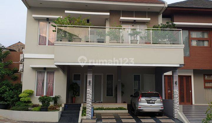 Dijual Rumah Siap Huni Lokasi Depan Taman di Discovery Bintaro 1