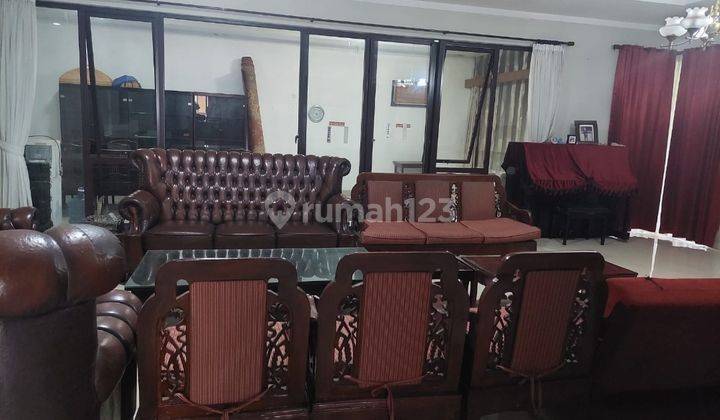 Dijual Rumah Posisis Hook Dengan Tanah Luas di Kebayoran Bintaro 2