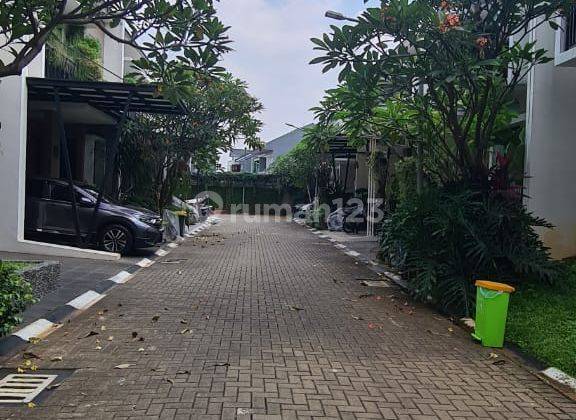 Dijual Rumah 2 Lantai Siap Huni Dekat Stasiun di Ciputat 2