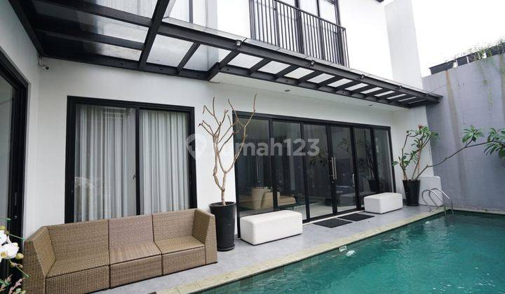 Dijual Rumah Mewah Modern Dengan Private Pool di Pesanggrahan 1