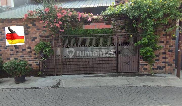 Dijual rumah induk dan koskosan dekat dengan halte transjakarta dan universitas budi luhur. 1