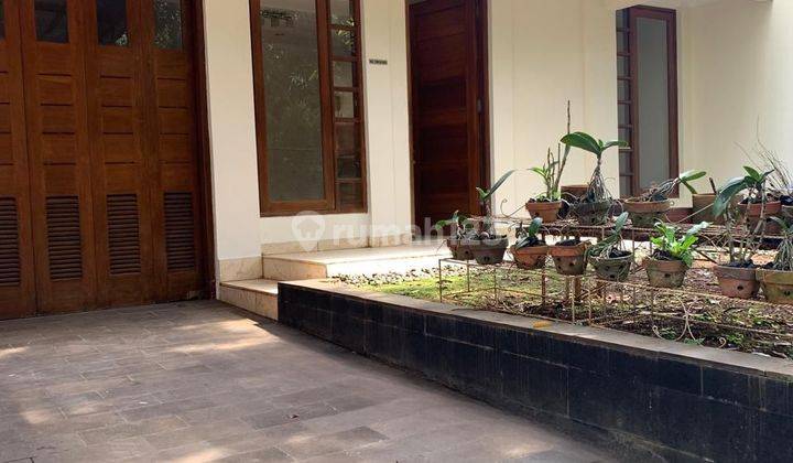 Dijual rumah siap huni lokasi sangat strategis, row jalan bisa 2 mobil di Lebak Bulus  jakarta selatan 1