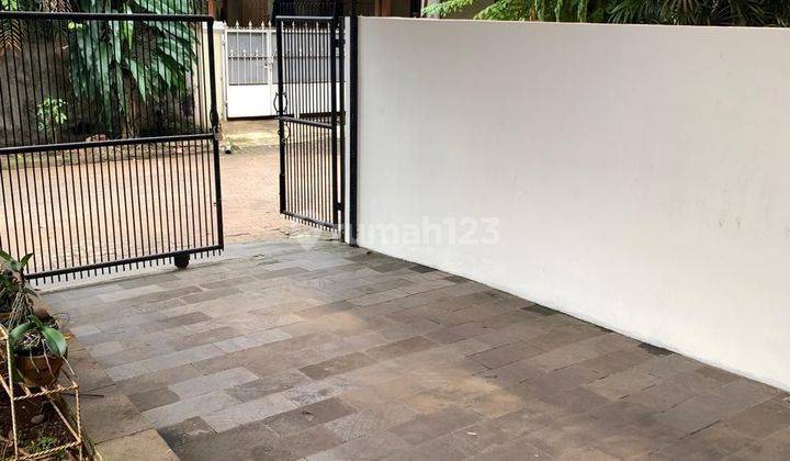 Dijual rumah siap huni lokasi sangat strategis, row jalan bisa 2 mobil di Lebak Bulus  jakarta selatan 2