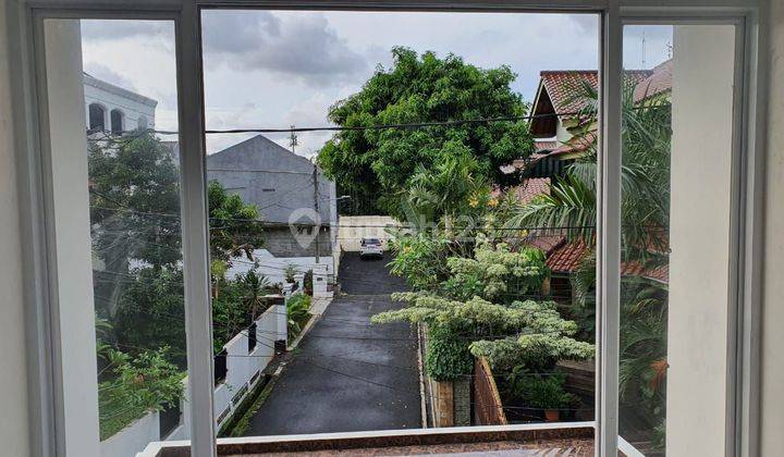 Dijual Rumah Lokasi Strategis bangunan baru terbangun 90 %, model American Classic, Bintaro, Pesanggrahan, Jakarta Selatan
 1