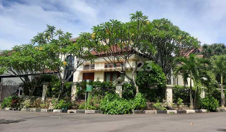 Hot Sale!!! Rumah Asri dan Luas, Posisi di Hook Depan Taman di Perumahan Rempoa Jaksel. Hot Sale!!! Rumah Asri dan Luas, Posisi di Hook Depan Taman di Perumahan Rempoa Jaksel.