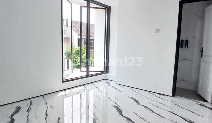 Hot Sale!!! Ready-to-Live-in Renovated House in Emerald Bintaro Sector 9 2