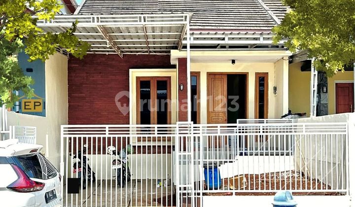 Ready to Use! Near H. Isriati School and Aneka Jaya Manyaran.