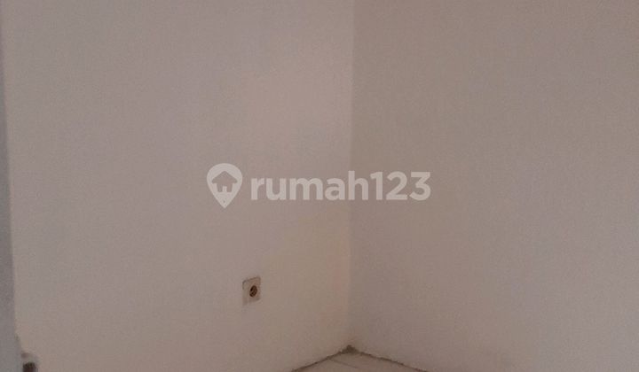 Dijual Cepat!! Taman Semanan Indah. 96 M2, 1,5 Lt, Kt 3+1, Km 1+1, 2200 Watt, Shgb