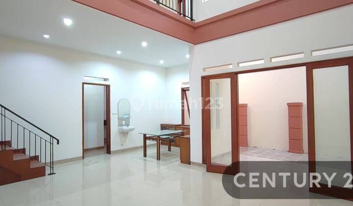 Rumah 2 Lantai Bagus Full Renovasi  Di Taman Kopo Indah 3 Bandung 2