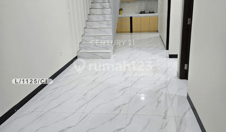 Rumah 2 Lantai Bersih Dan Nyaman Strategis Di TKI 1 Bandung