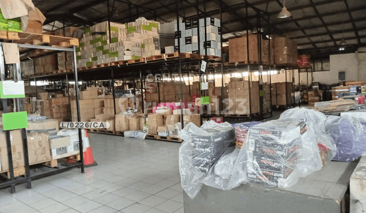 2-Storey Warehouse Ready for Use and Strategically Located in Caringin, Bandung 2-Storey Warehouse Ready for Use and Strategically Located in Caringin, Bandung