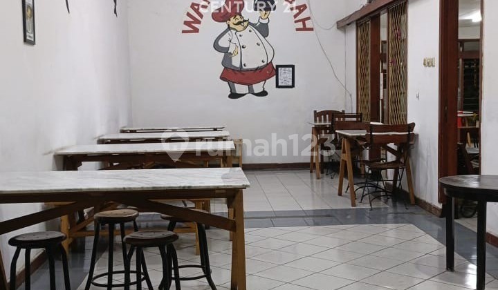 Ready-to-Use Shophouse for Business in a Strategic Location, Riau Bandung 2