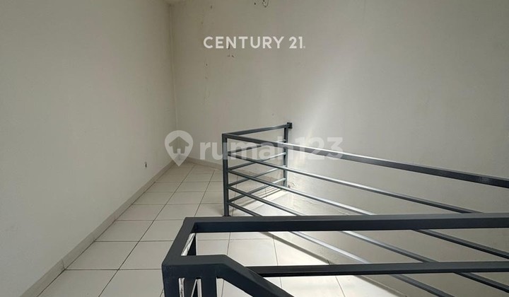 For Sale, Ready-to-Use Shop House for Business in Terusan Holis, Bandung 2