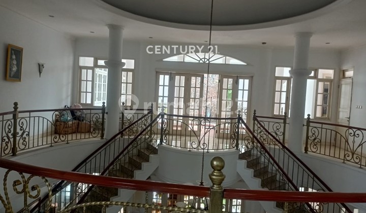 Semi-Furnished Luxury House Ready for Occupancy in Sukajadi, Bandung City 2