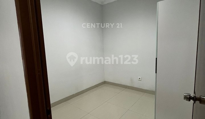 Comfortable 2-Story Ready-to-Live and Strategic House in Holis, Bandung 2