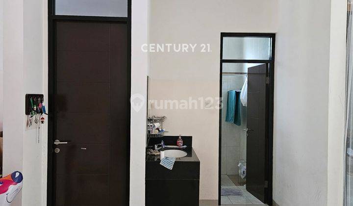 Rumah Semi Furnished SHM Siap Huni Di Taman Holis Indah 2 Bandung 2