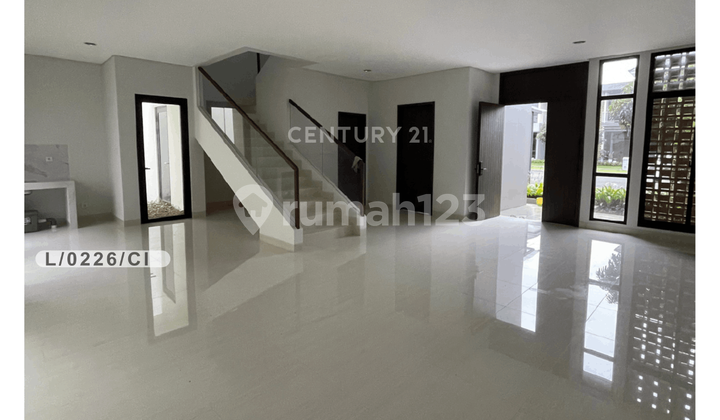 Disewa Rumah 2 Lantai Mewah Siap Huni di Summarecon Bandung