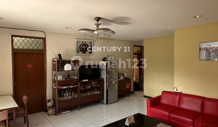 foto lainnya rumah bagus 2 lantai hadap