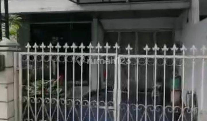 Dijual Cepat Rumah 2 Lantai Lokasi Strategis , Shm, Kamar Tidur 3+1, *** Mel 2